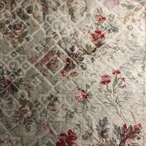 🛒 $18 Decorator Fabric - 2 Yards x 58" wide - Floral cottage 380